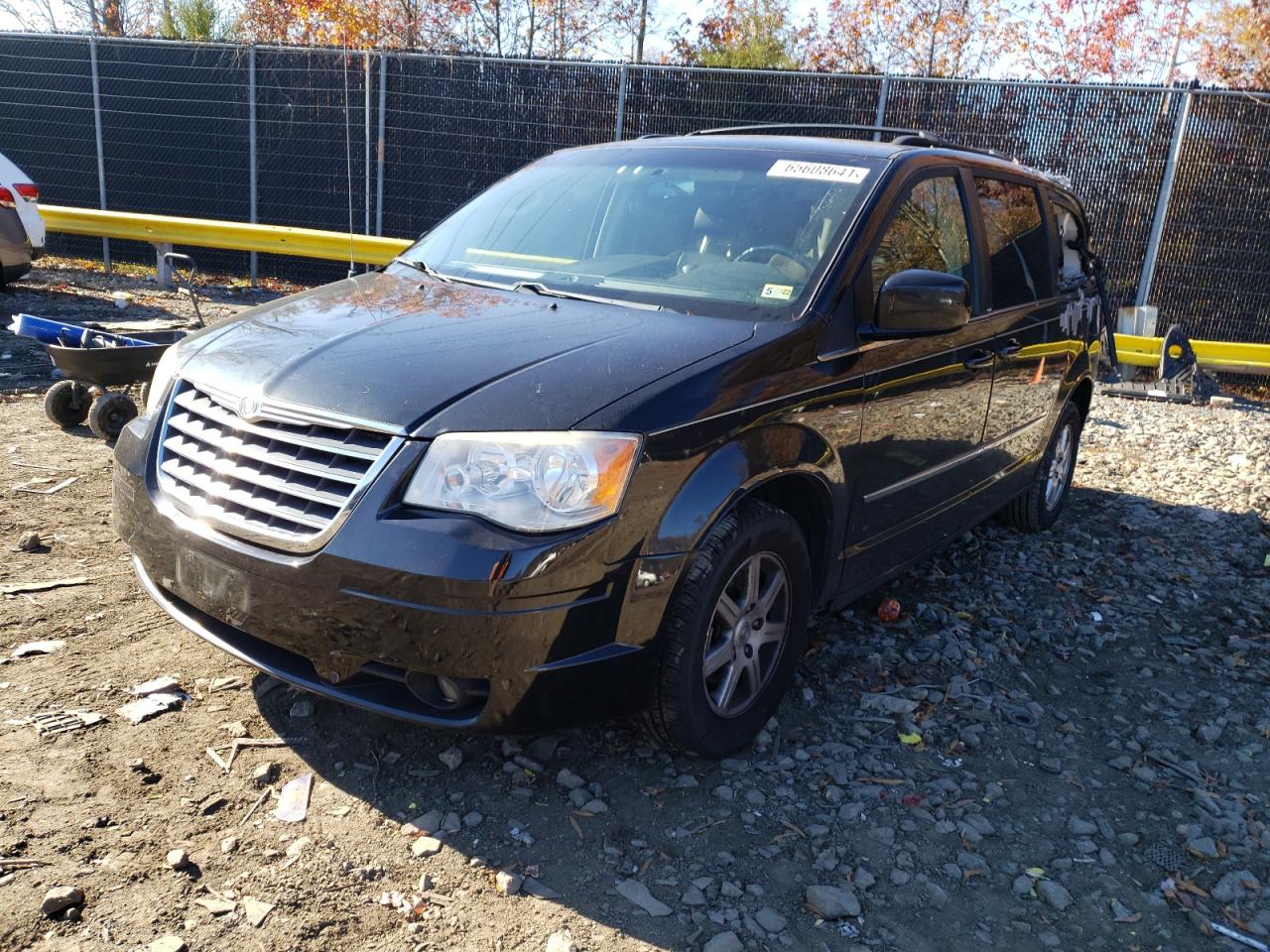 Photo 2 from auction – 2010 CHRYSLER TOWN & COU with VIN 2A4RR8D19AR392072