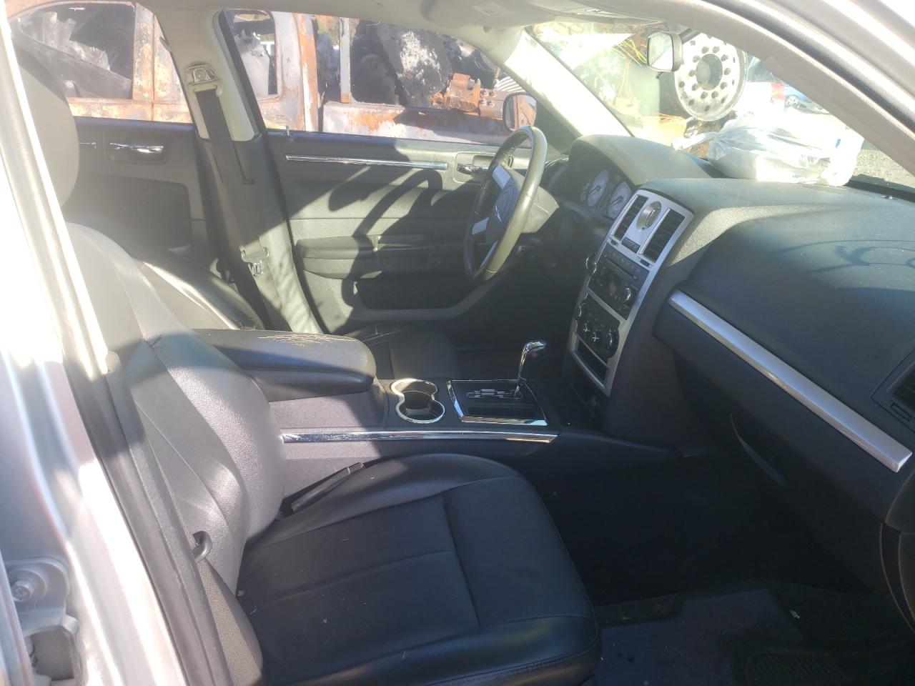 Photo 5 from auction – 2010 CHRYSLER 300 TOURIN with VIN 2C3CA5CVXAH284026