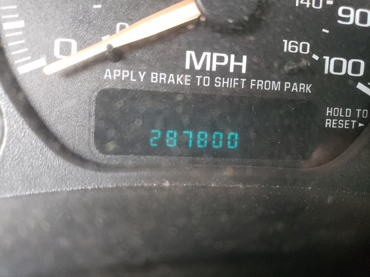 Photo 8 from auction – 2002 CHEVROLET SILVERADO with VIN 1GCHC23152F216663