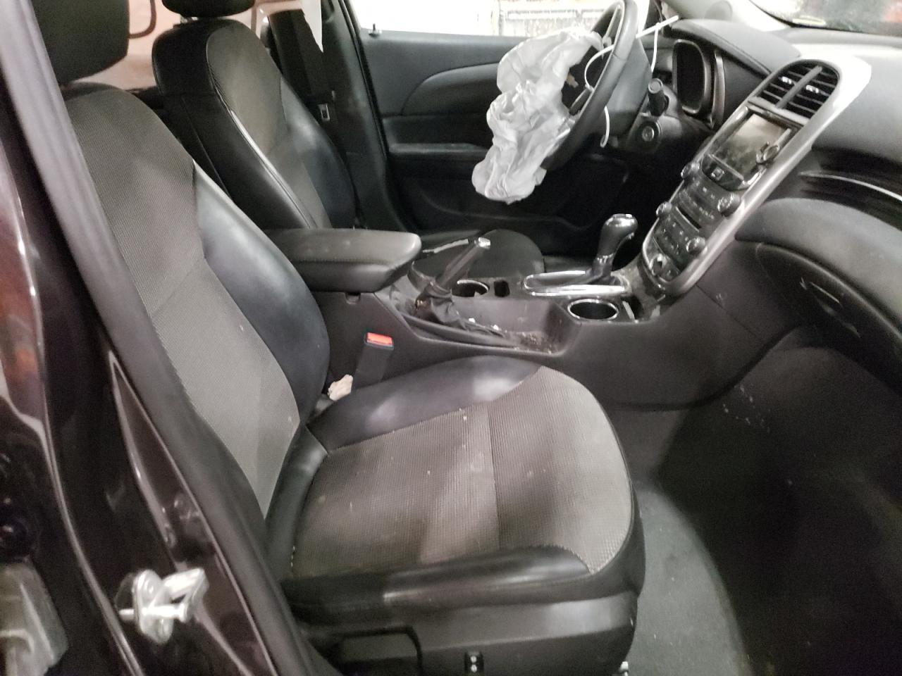 Photo 5 from auction – 2015 CHEVROLET MALIBU 1LT with VIN 1G11C5SL4FF194899