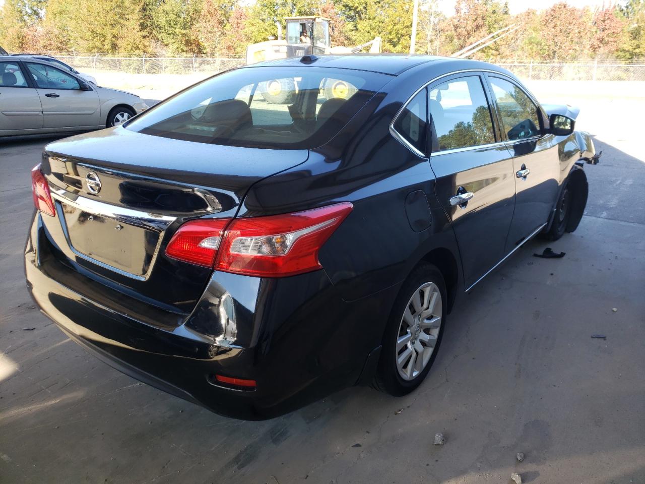 Photo 4 from auction – 2016 NISSAN SENTRA S with VIN 3N1AB7AP0GL641359