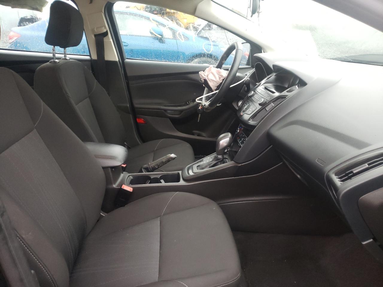 Photo 5 from auction – 2017 FORD FOCUS SE with VIN 1FADP3FE0HL261081