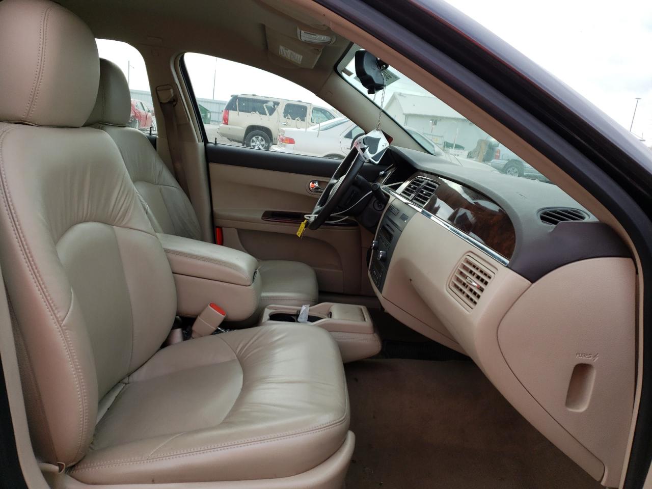 Photo 5 from auction – 2009 BUICK LACROSSE C with VIN 2G4WD582091158207