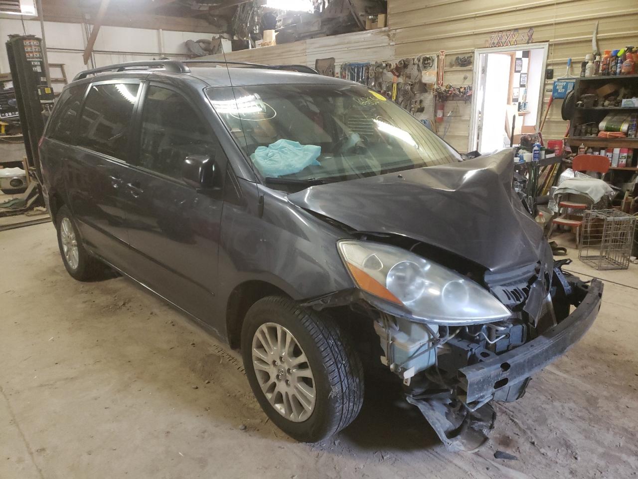 TOYOTA SIENNA LE 2007 with VIN 5TDBK23C77S003490 - Photo from auction