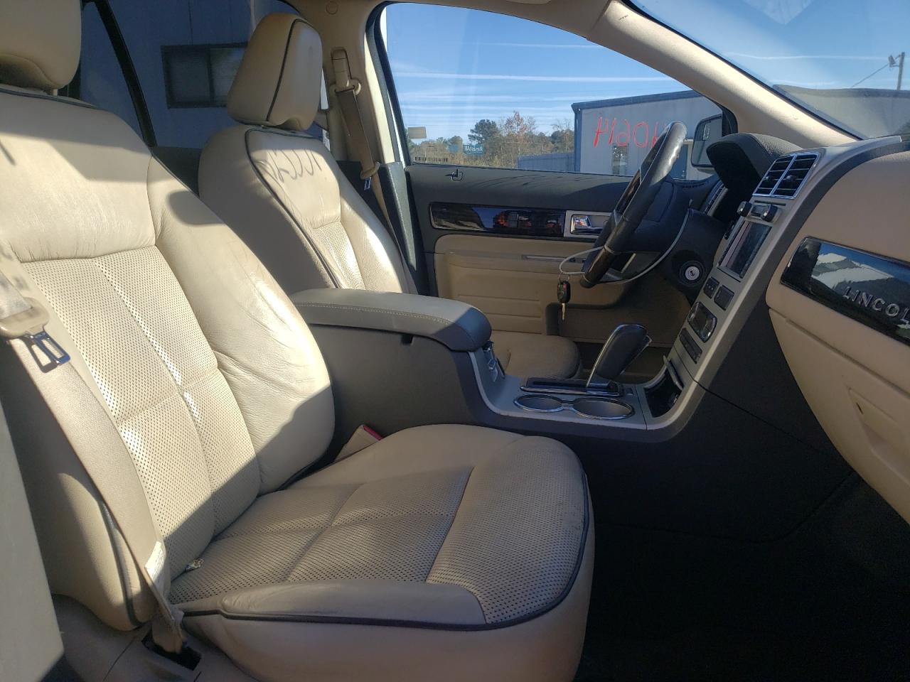 Photo 19 from auction – 2010 LINCOLN MKX with VIN 2LMDJ6JC6ABJ05314