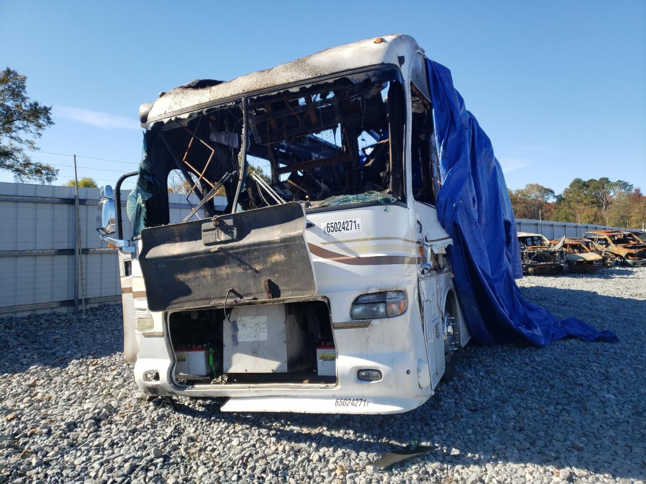 Photo 2 from auction – 2005 FREIGHTLINER CHASSIS X with VIN 4UZABFCY94CN98771
