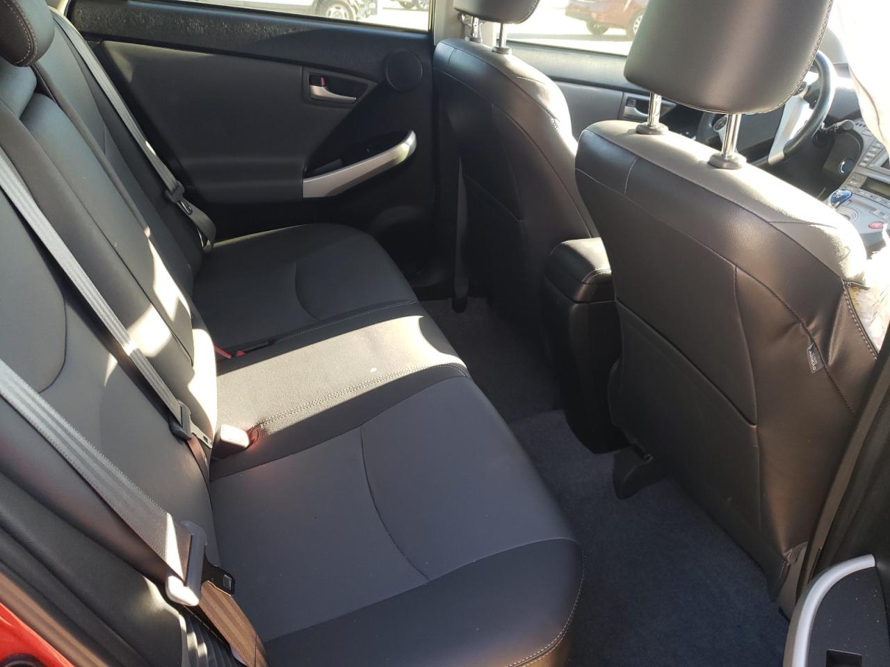 Photo 6 from auction – 2015 TOYOTA PRIUS with VIN JTDKN3DU9F1877047