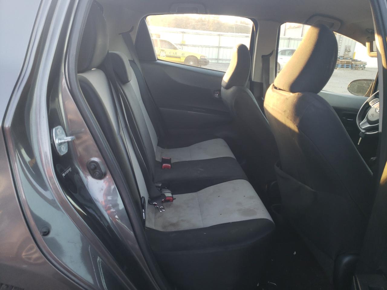 Photo 6 from auction – 2013 TOYOTA YARIS with VIN JTDKTUD30DD549434