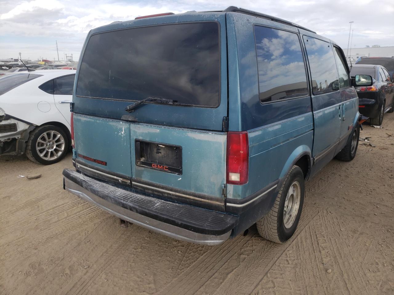 Photo 4 from auction – 1994 GMC SAFARI with VIN 1GKEL19W2RB506221