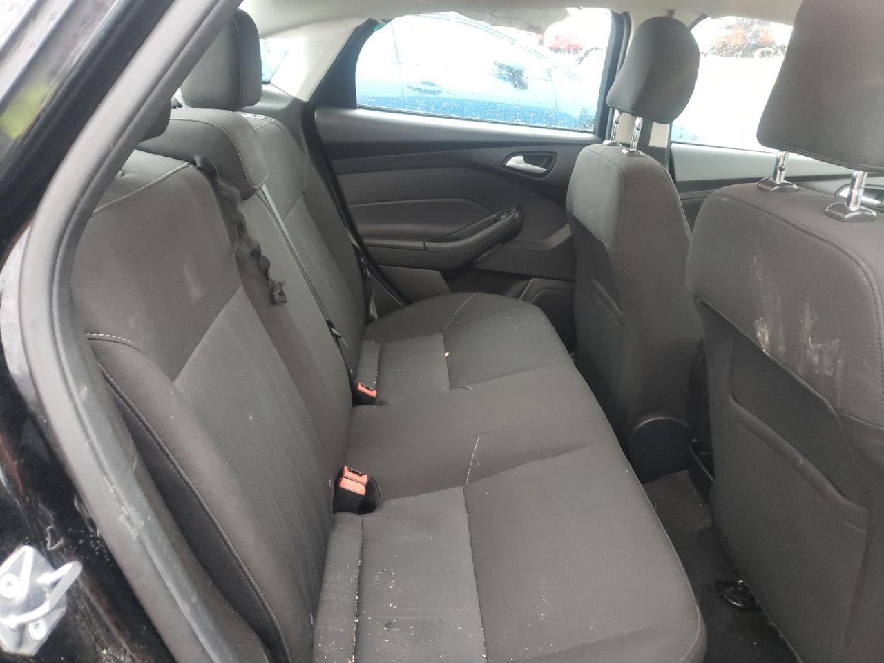 Photo 6 from auction – 2017 FORD FOCUS SE with VIN 1FADP3FE0HL261081