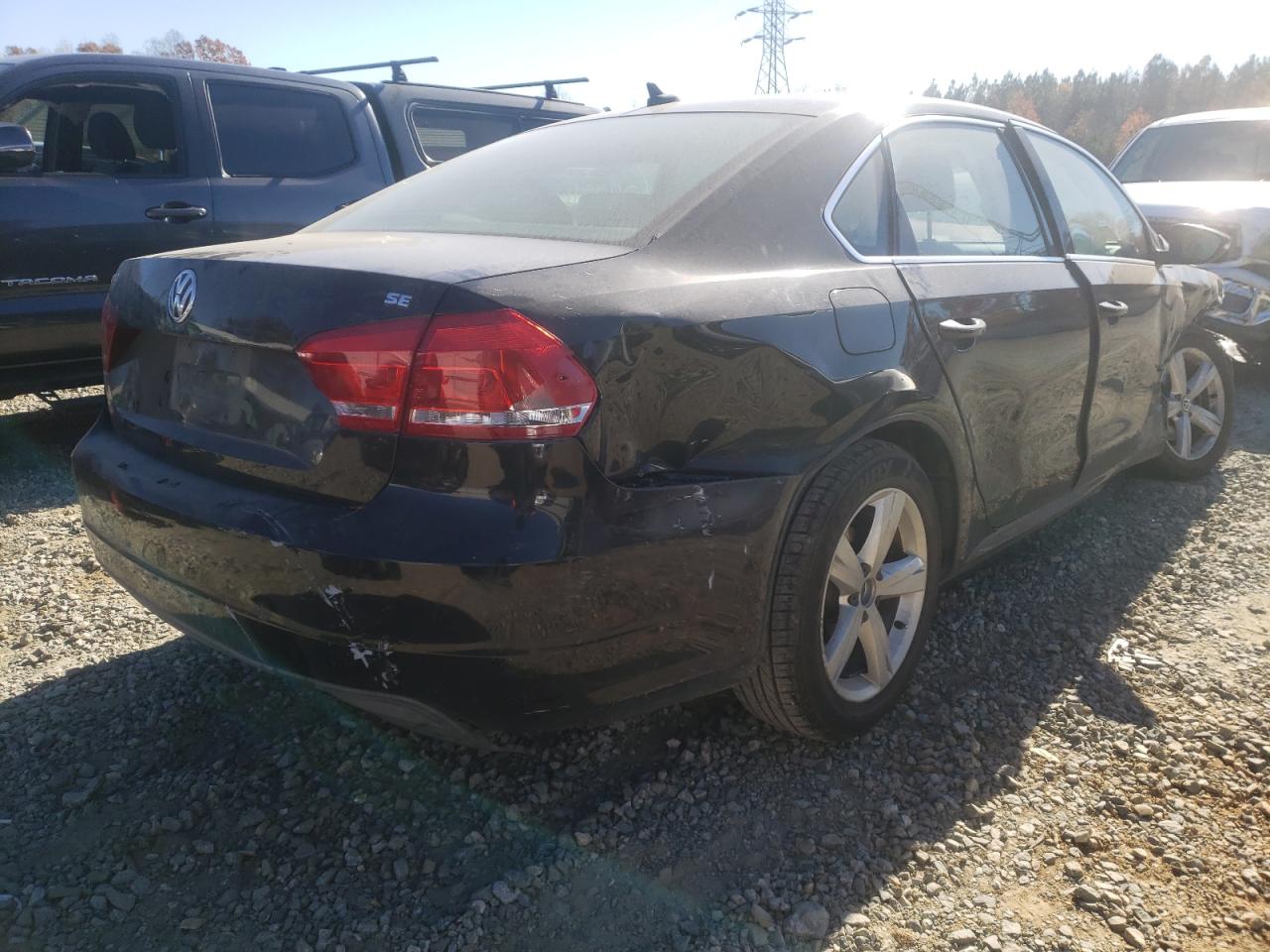 Photo 4 from auction – 2012 VOLKSWAGEN PASSAT SE with VIN 1VWBH7A33CC070515