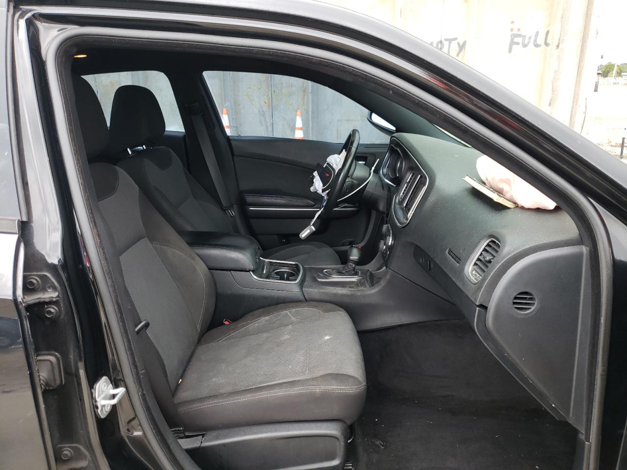 Photo 5 from auction – 2015 DODGE UK with VIN 2C3CDXBG8FH776857