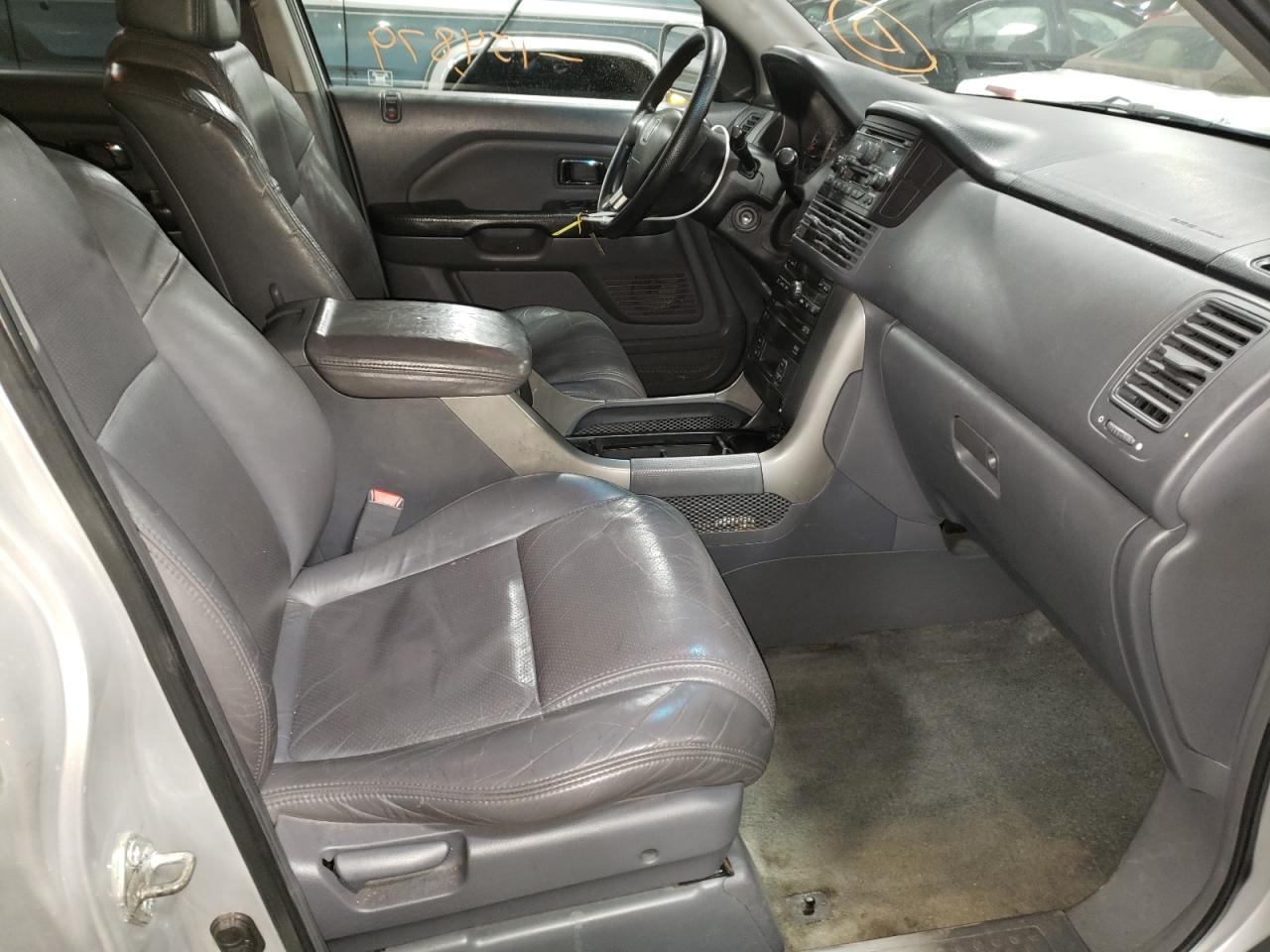 Photo 5 from auction – 2004 HONDA PILOT EXL with VIN 2HKYF18664H568682