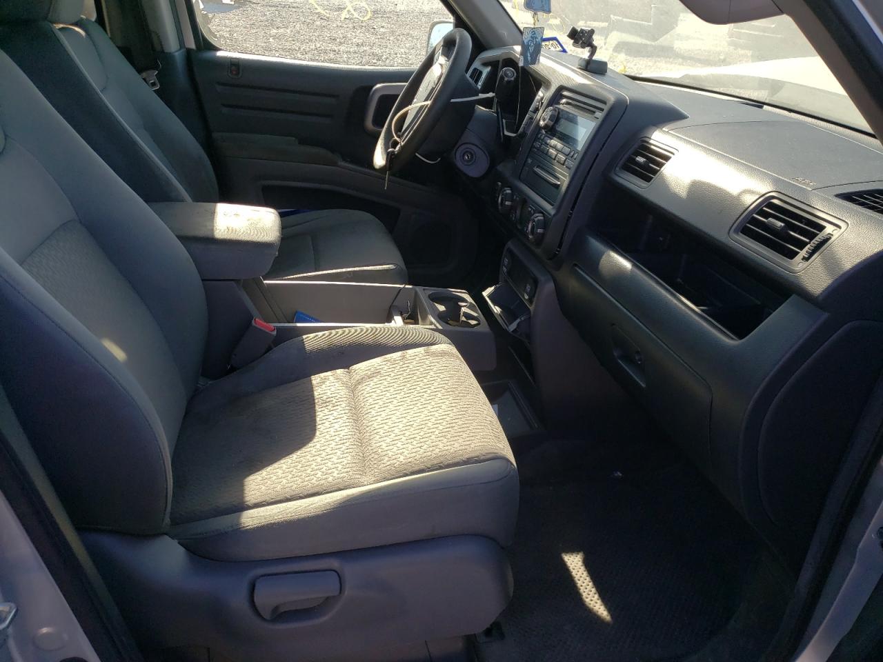 Photo 5 from auction – 2013 HONDA RIDGELINE with VIN 5FPYK1F42DB014817