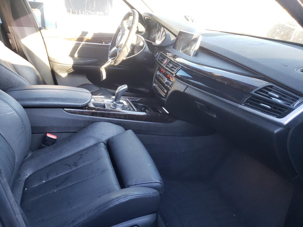Photo 5 from auction – 2016 BMW X5 XDRIVE3 with VIN 5UXKR0C52G0S88375
