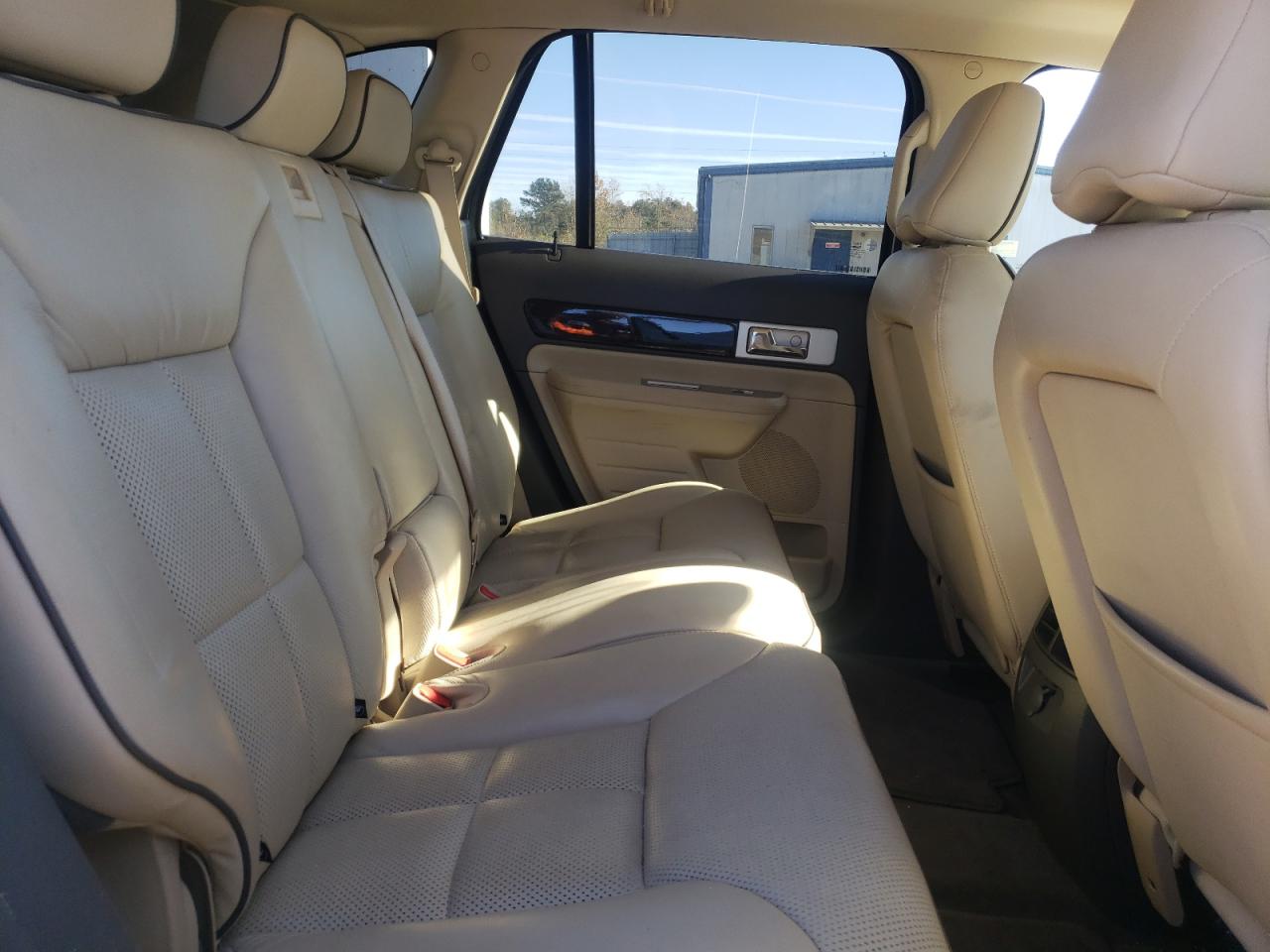 Photo 18 from auction – 2010 LINCOLN MKX with VIN 2LMDJ6JC6ABJ05314