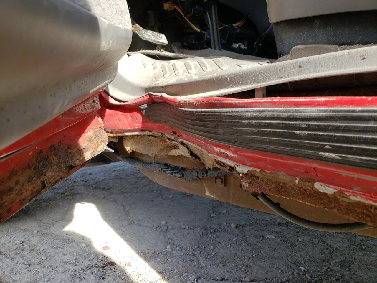 Photo 9 from auction – 1998 FORD F150 with VIN 1FTZF1760WNB92537