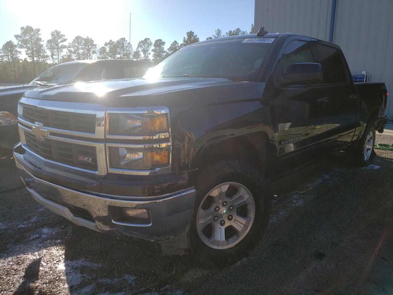 Photo 2 from auction – 2015 CHEVROLET SILVERADO with VIN 3GCUKREC6FG136415