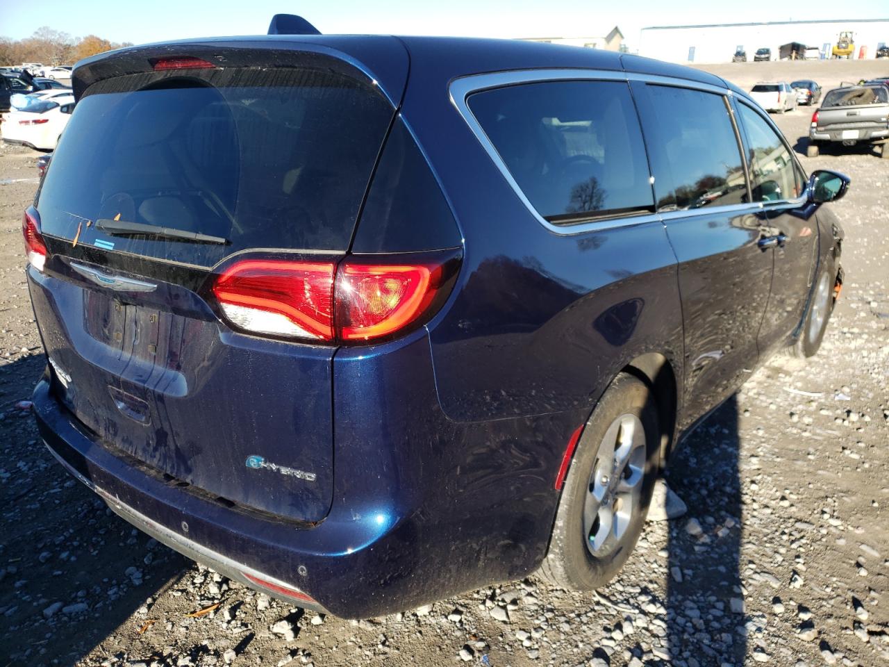 Photo 4 from auction – 2019 CHRYSLER PACIFICA H with VIN 2C4RC1H75KR532956