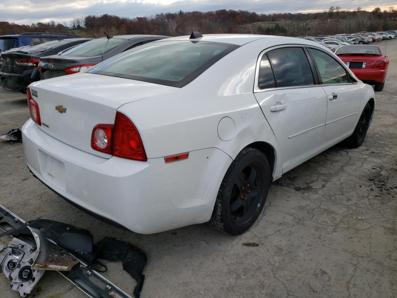 Zdjęcie 4 z aukcji – 2012 CHEVROLET MALIBU LS z VIN 1G1ZA5E04CF348405