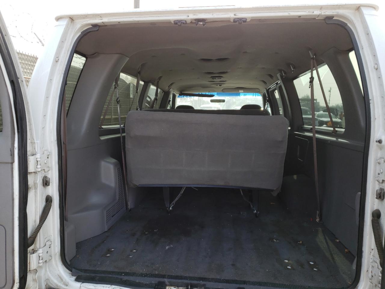 Photo 9 from auction – 1999 FORD ECONOLINE with VIN 1FBSS31S5XHB32112