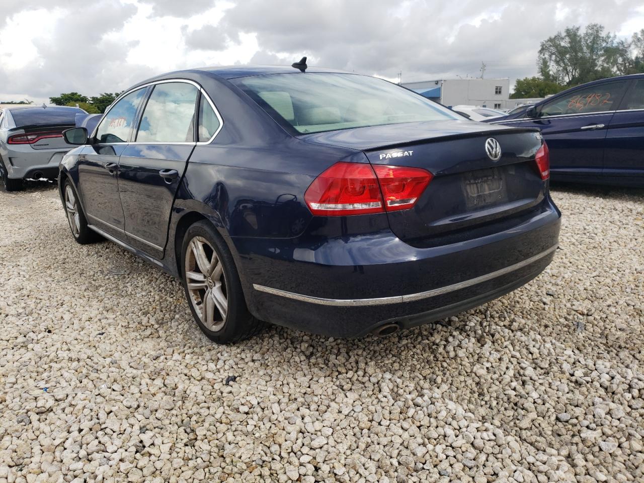 Photo 3 from auction – 2014 VOLKSWAGEN PASSAT SEL with VIN 1VWCN7A34EC073102