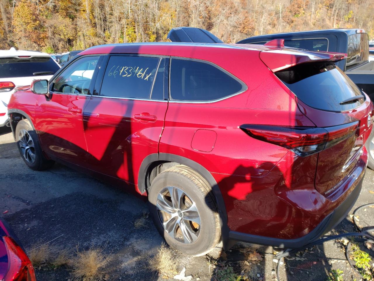 Photo 3 from auction – 2021 TOYOTA HIGHLANDER with VIN 5TDHZRBH6MS528788