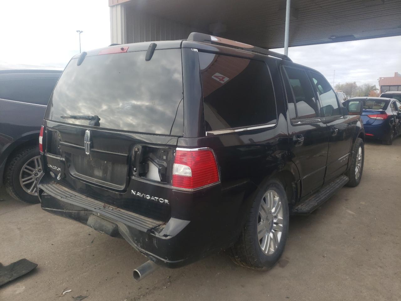 Photo 4 from auction – 2007 LINCOLN NAVIGATOR with VIN 5LMFU28547LJ21139