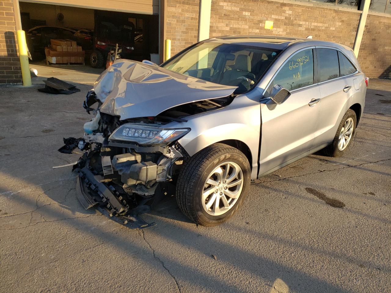 Photo 2 from auction – 2016 ACURA RDX with VIN 5J8TB4H36GL004450