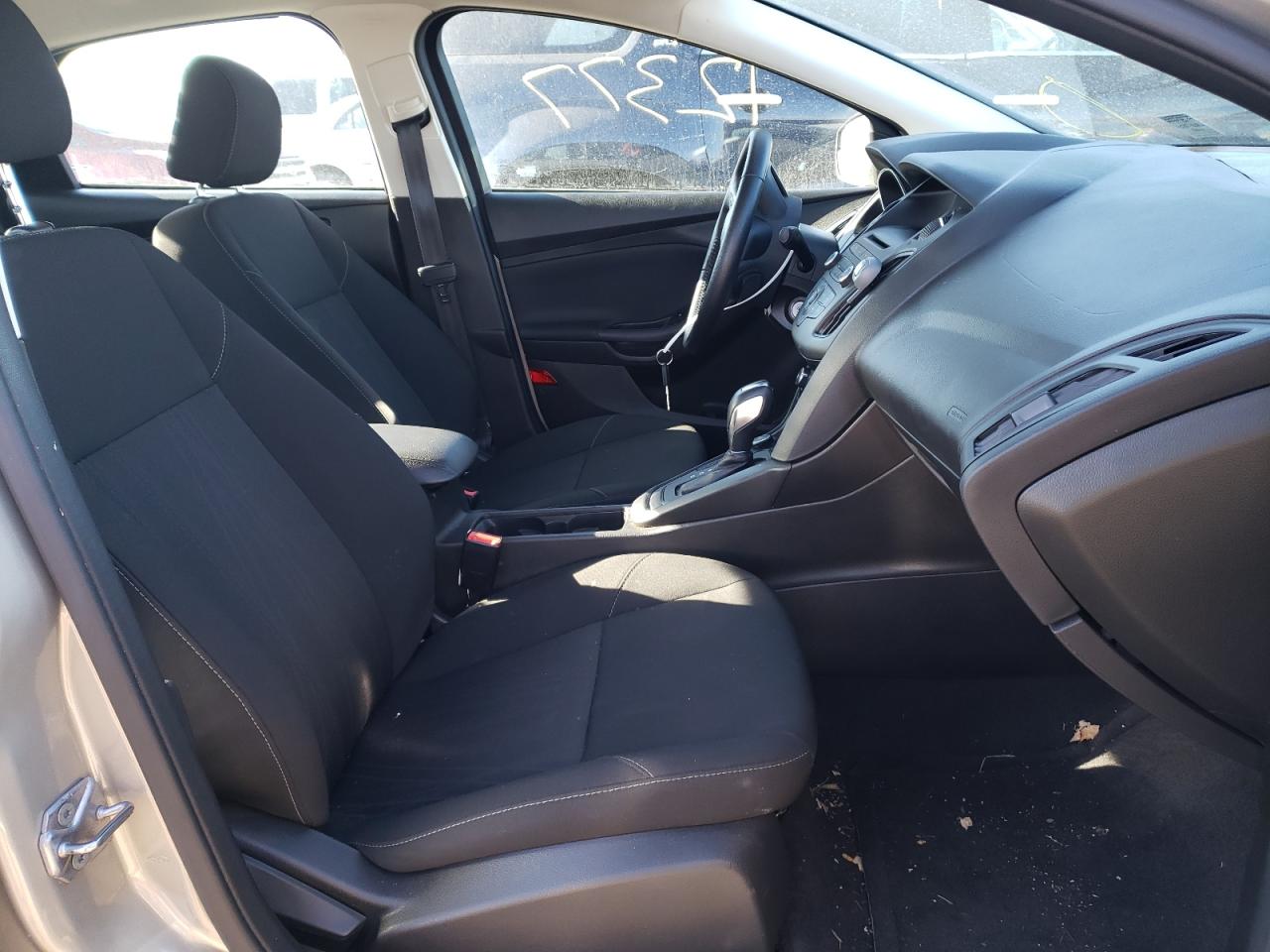 Photo 5 from auction – 2016 FORD FOCUS SE with VIN 1FADP3F23GL310441
