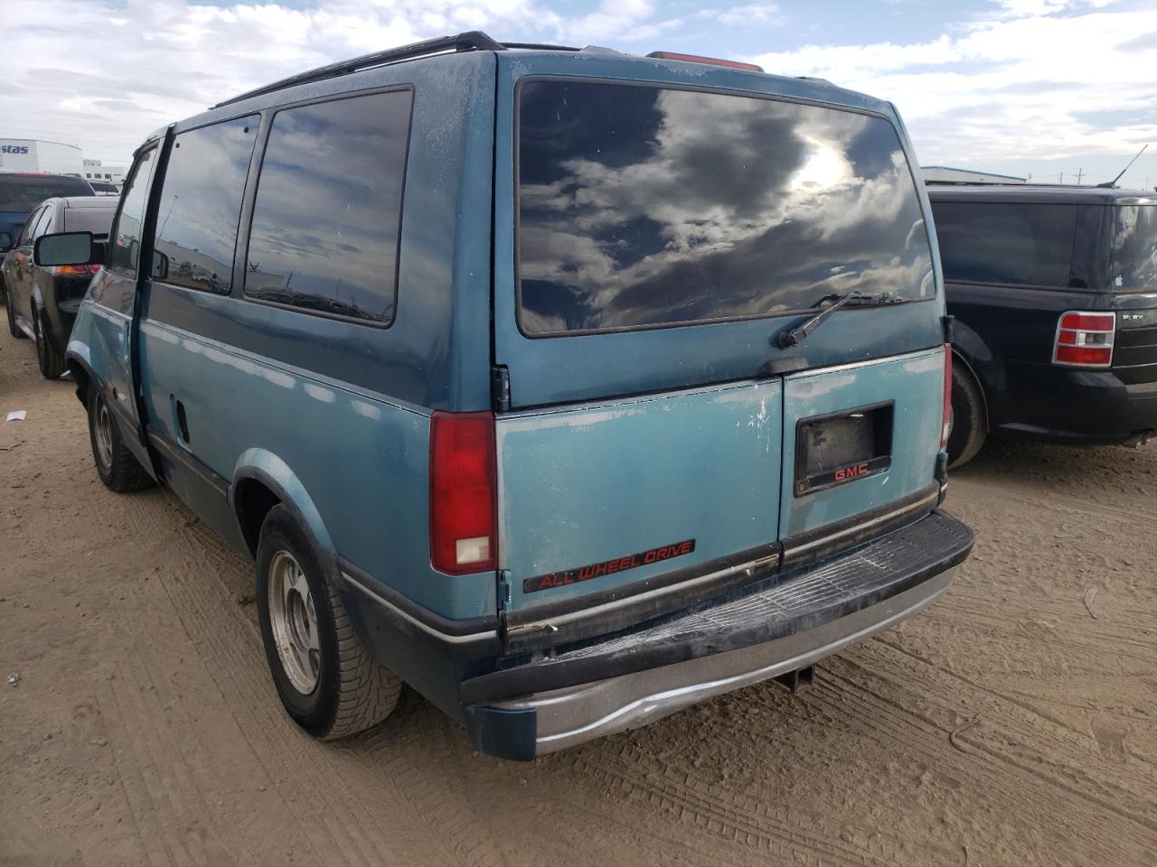 Photo 3 from auction – 1994 GMC SAFARI with VIN 1GKEL19W2RB506221