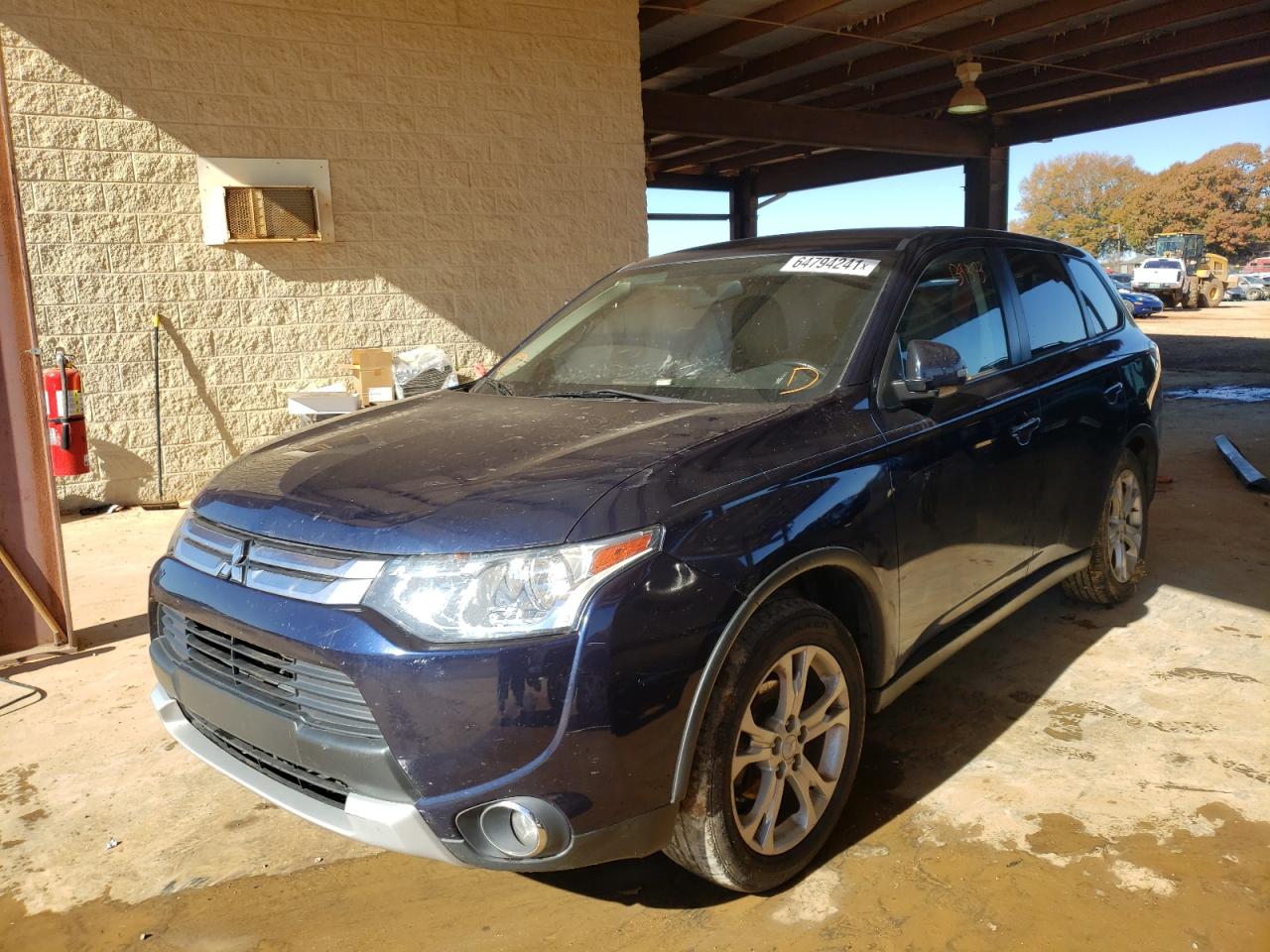 Photo 2 from auction – 2015 MITSUBISHI OUTLANDER with VIN JA4AD3A36FZ003292