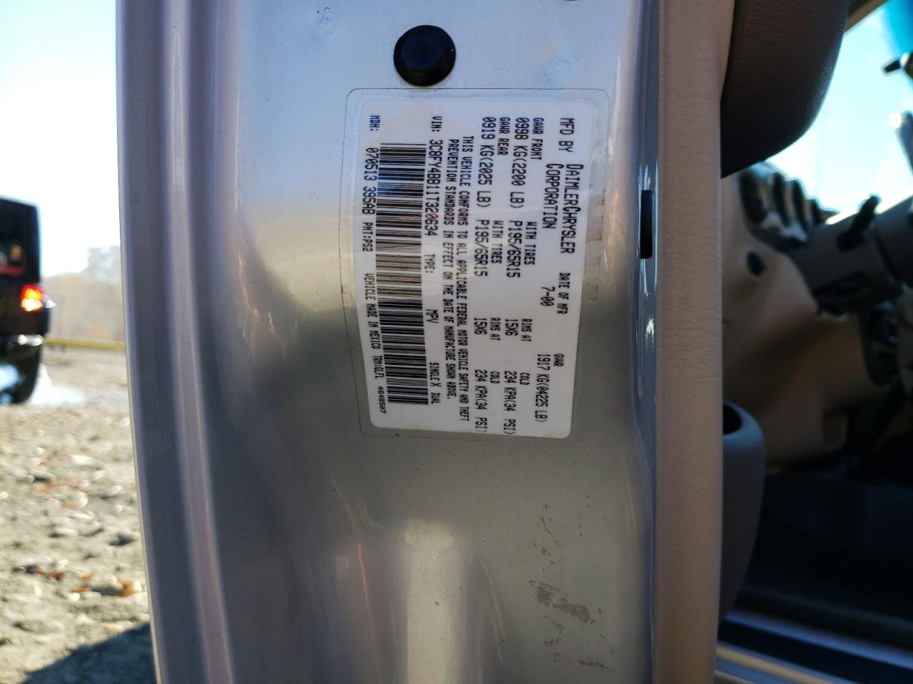 Photo 10 from auction – 2001 CHRYSLER PT CRUISER with VIN 3C8FY4BB11T320634