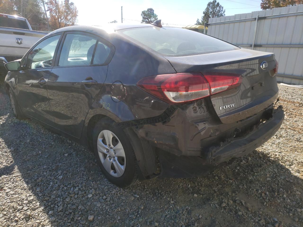 Photo 3 from auction – 2018 KIA FORTE LX with VIN 3KPFK4A70JE198546