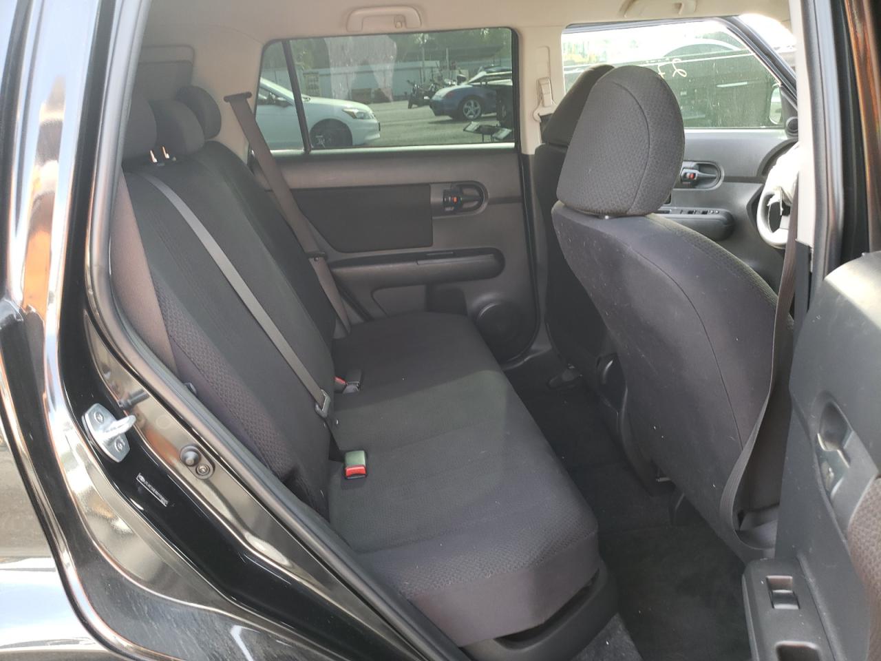 Photo 6 from auction – 2008 TOYOTA SCION XB with VIN JTLKE50E881004665