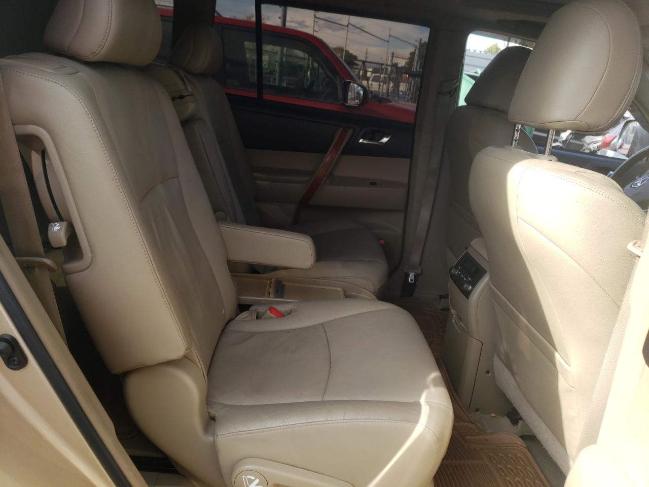Photo 6 from auction – 2008 TOYOTA HIGHLANDER with VIN JTEES42AX82016036
