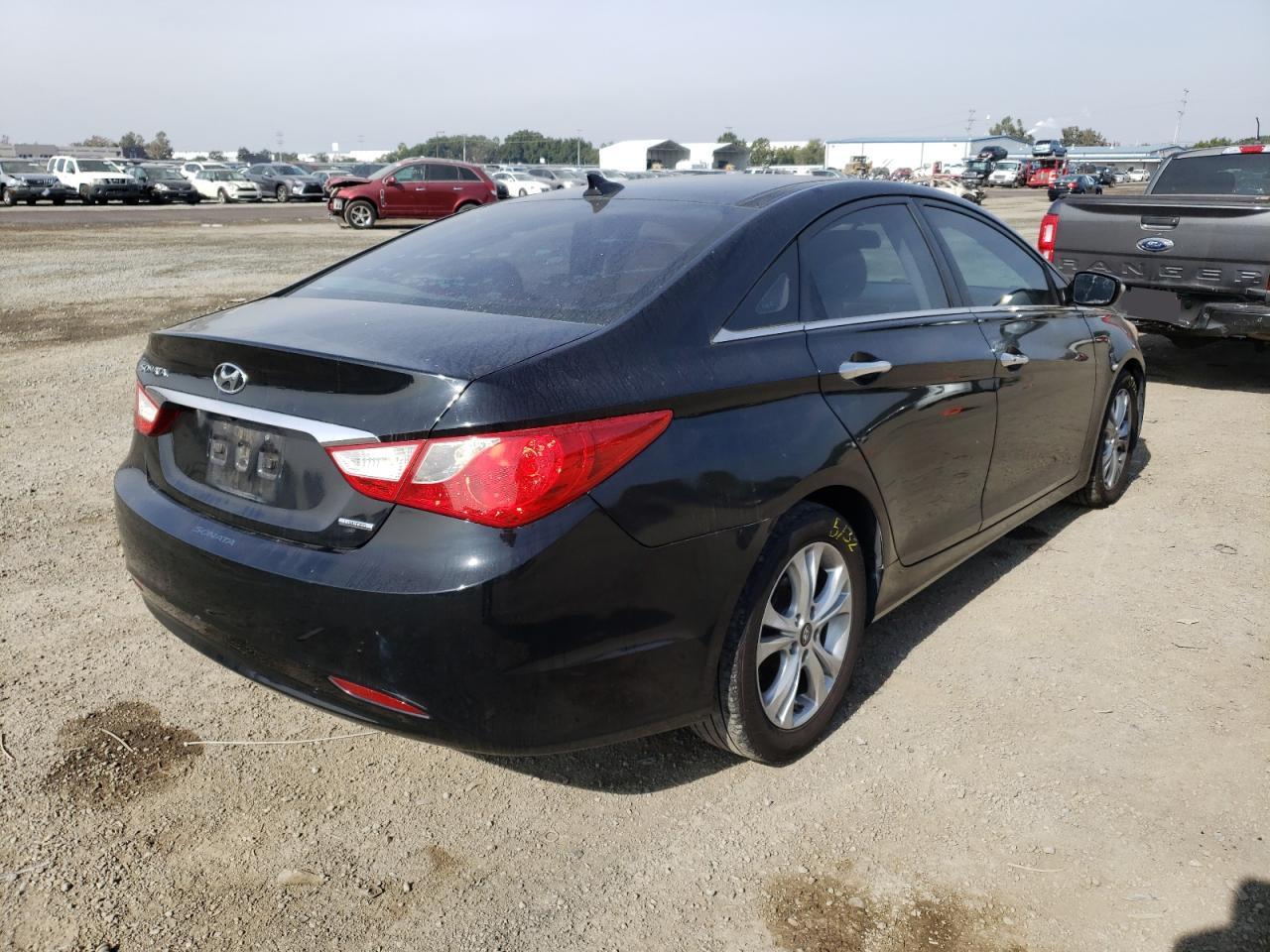 Photo 4 from auction – 2013 HYUNDAI SONATA SE with VIN 5NPEC4AC1DH584172