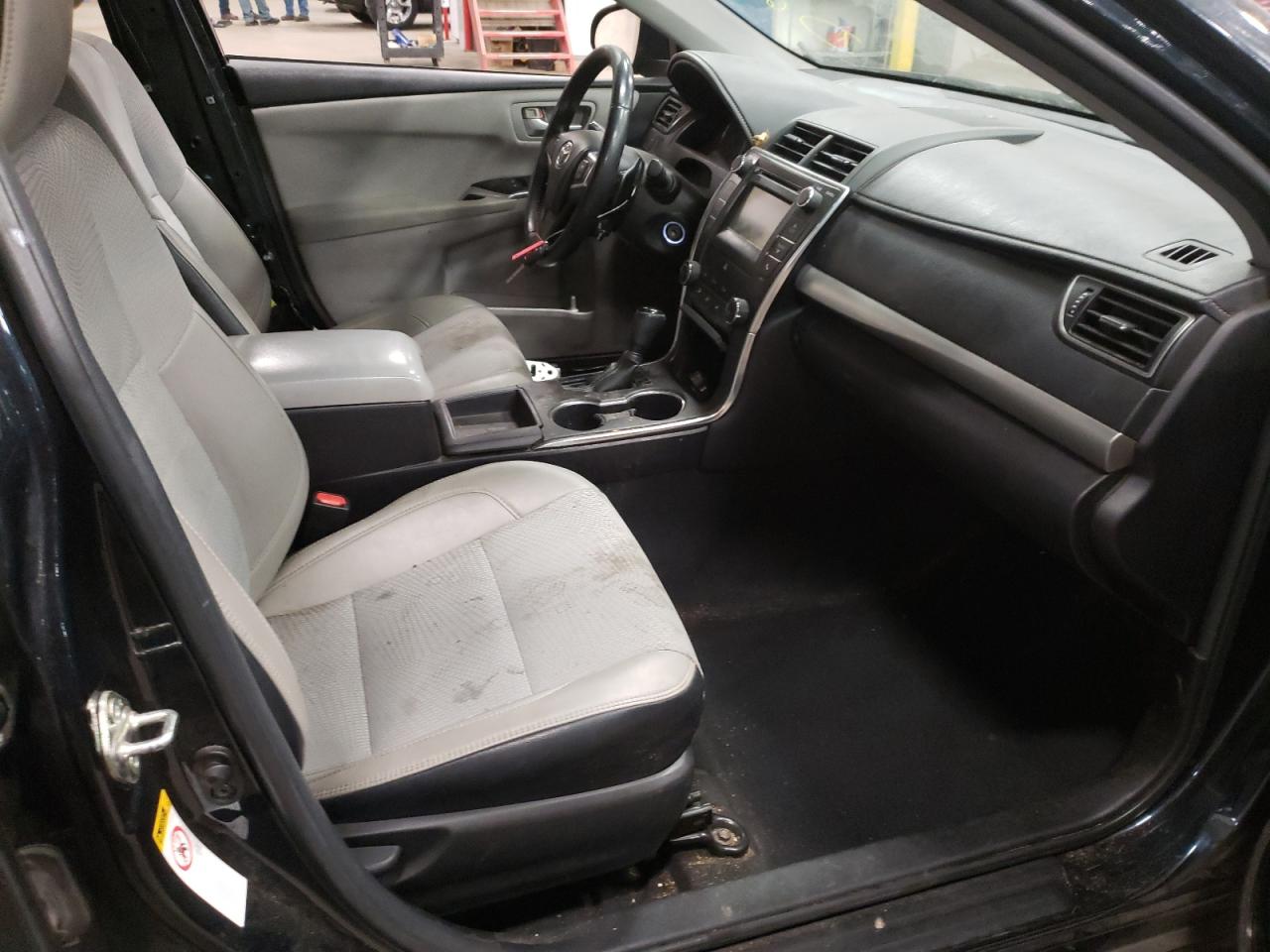 Photo 5 from auction – 2016 TOYOTA CAMRY LE with VIN 4T1BF1FK4GU551780