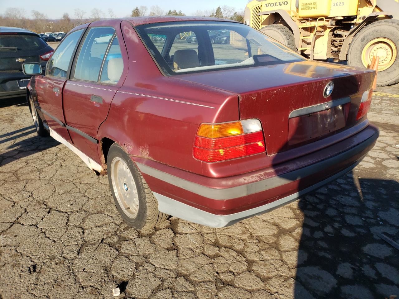 Photo 3 from auction – 1994 BMW 3 SERIES with VIN WBACB3326RFE19597