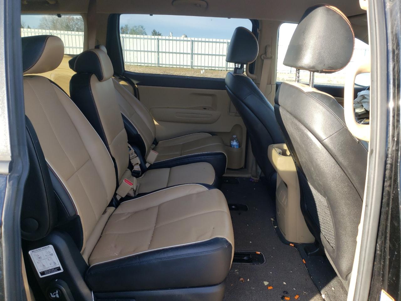 Photo 6 from auction – 2017 KIA SEDONA LX with VIN KNDMB5C17H6331342
