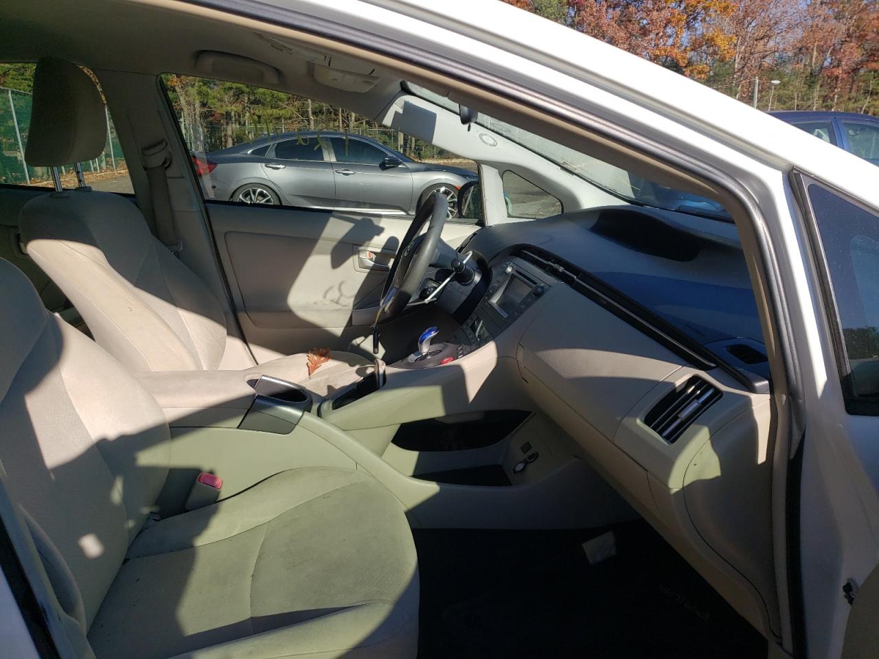 Photo 5 from auction – 2013 TOYOTA PRIUS with VIN JTDKN3DU3D1682994