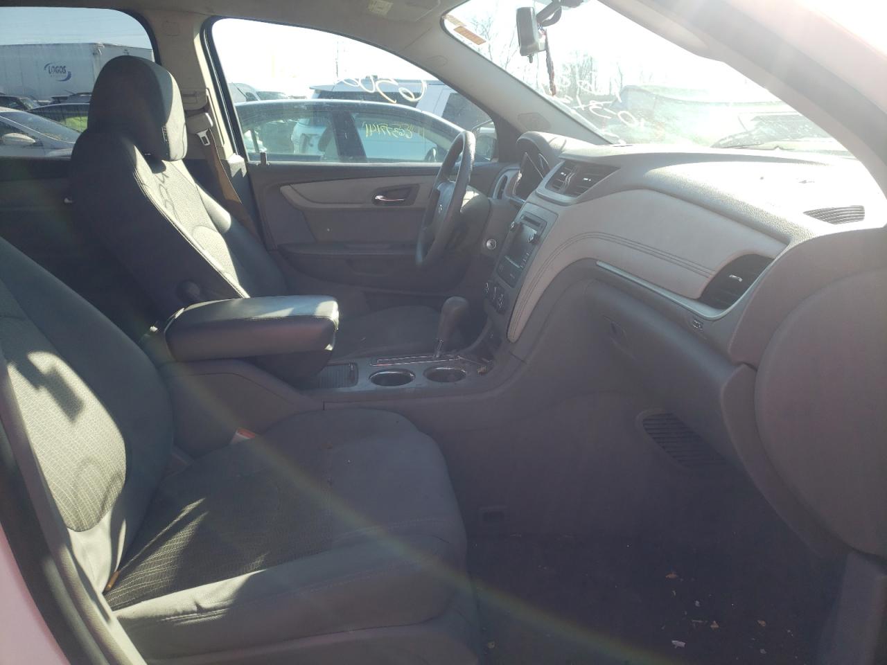 Photo 5 from auction – 2014 CHEVROLET TRAVERSE L with VIN 1GNKVFED3EJ151688