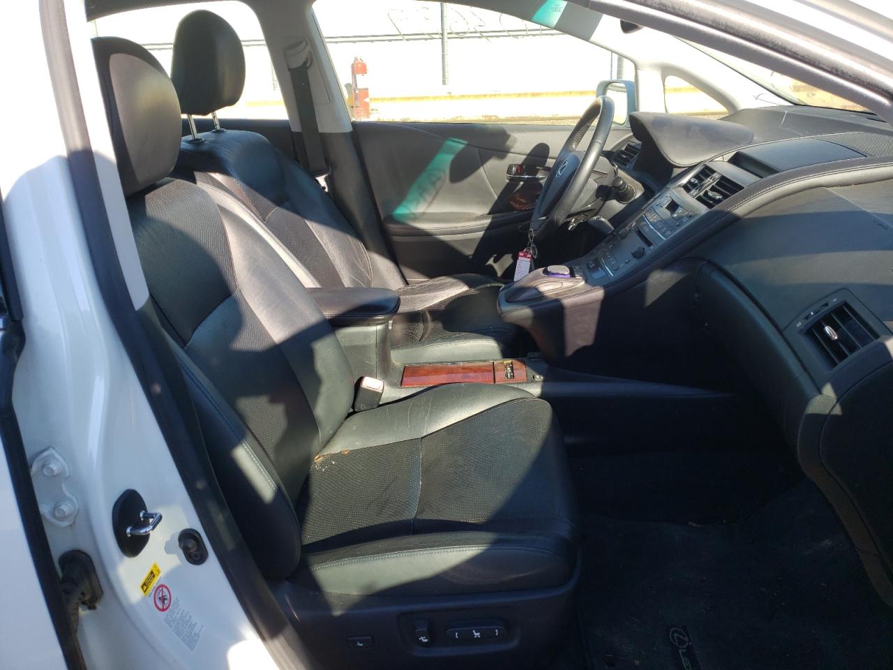 Photo 5 from auction – 2010 LEXUS HS 250H with VIN JTHBB1BA0A2013205