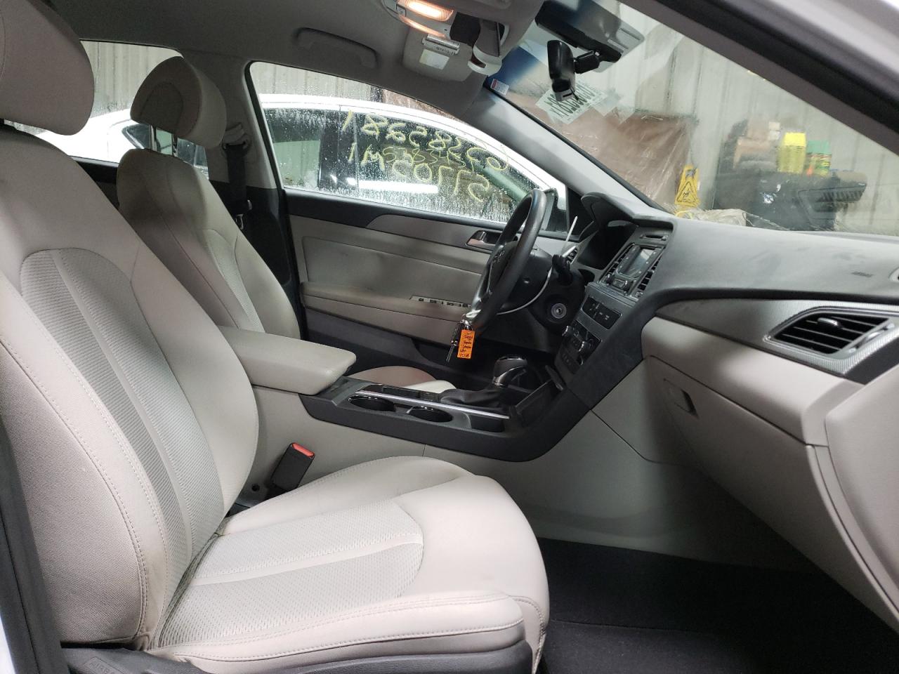 Photo 5 from auction – 2015 HYUNDAI SONATA SE with VIN 5NPE24AF6FH206476