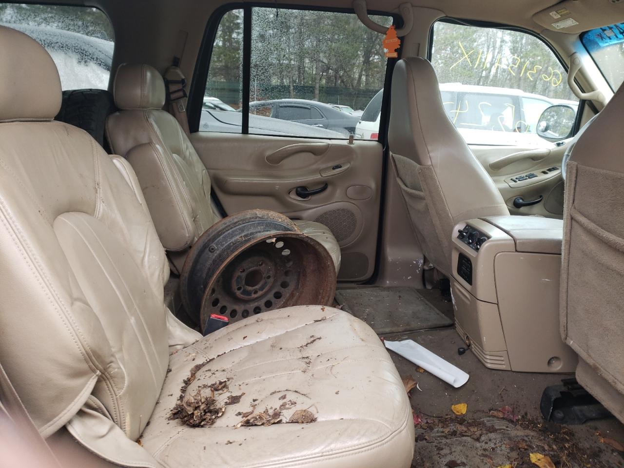 Photo 6 from auction – 2002 FORD EXPEDITION with VIN 1FMFU18L22LA58949