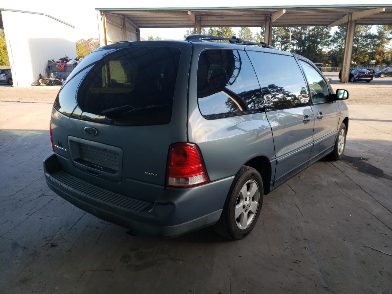 Photo 4 from auction – 2004 FORD FREESTAR S with VIN 2FMZA57674BA77329