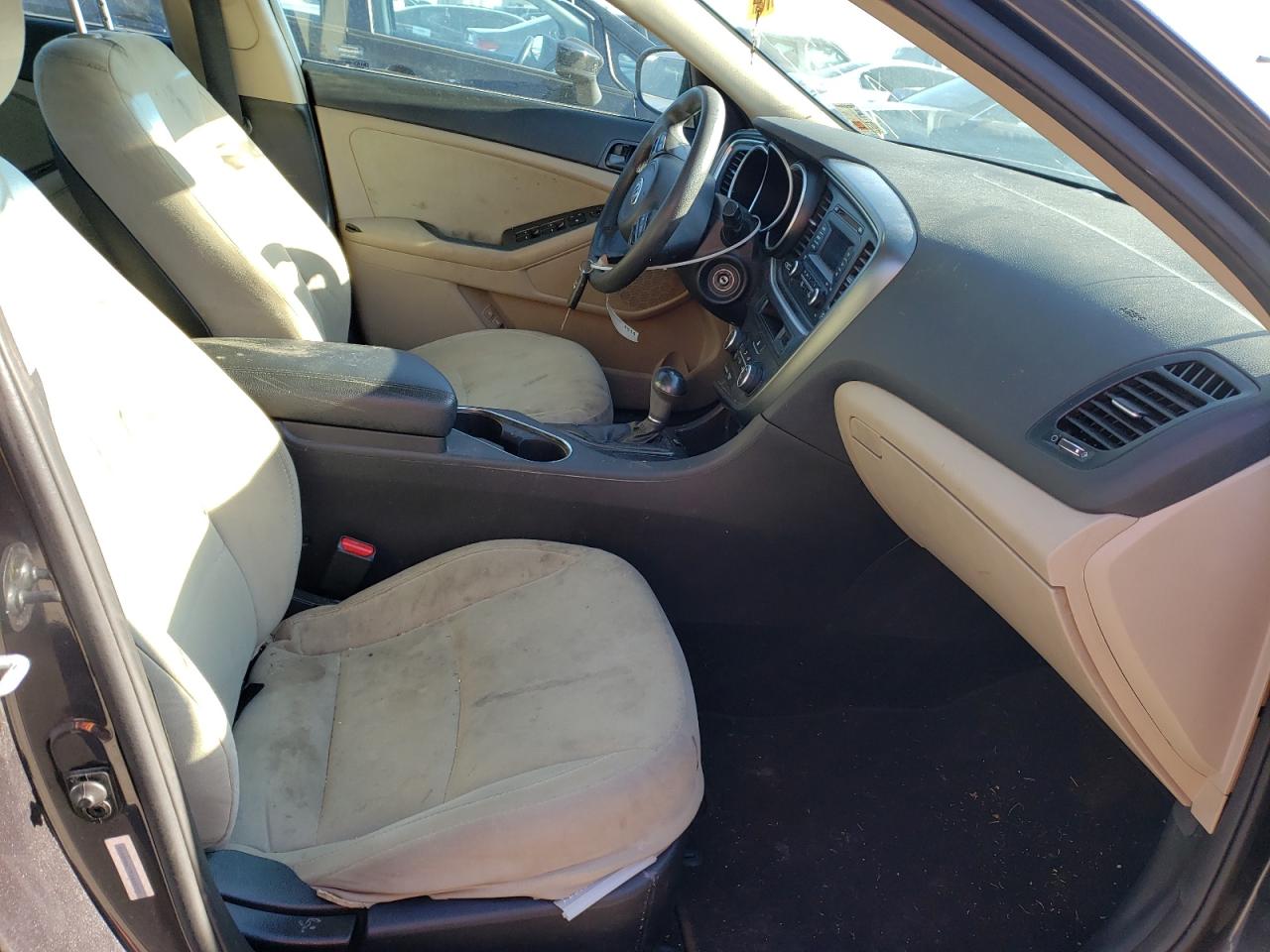 Photo 5 from auction – 2015 KIA OPTIMA LX with VIN 5XXGM4A77FG448099