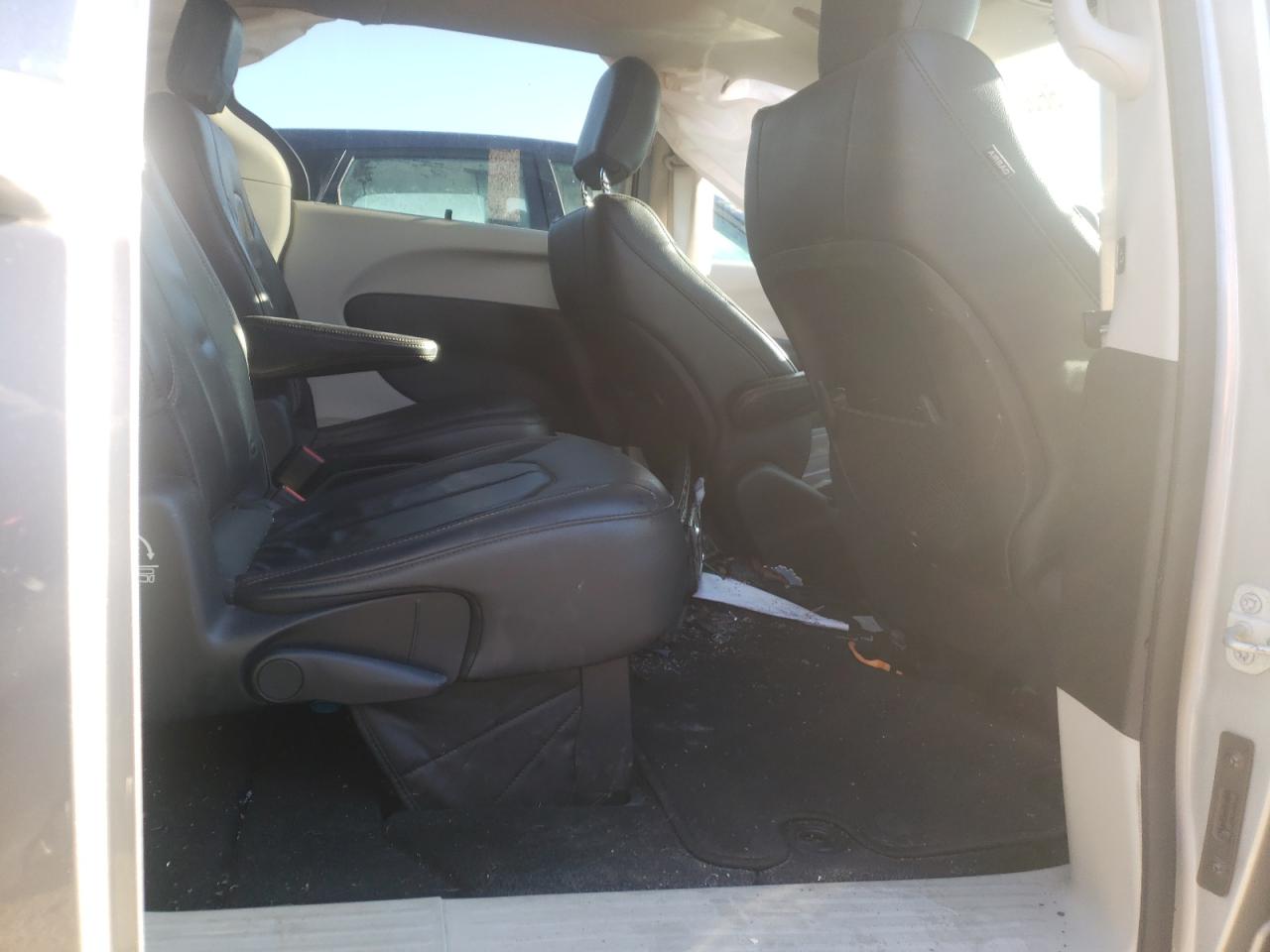 Photo 6 from auction – 2018 CHRYSLER PACIFICA T with VIN 2C4RC1BG0JR110519