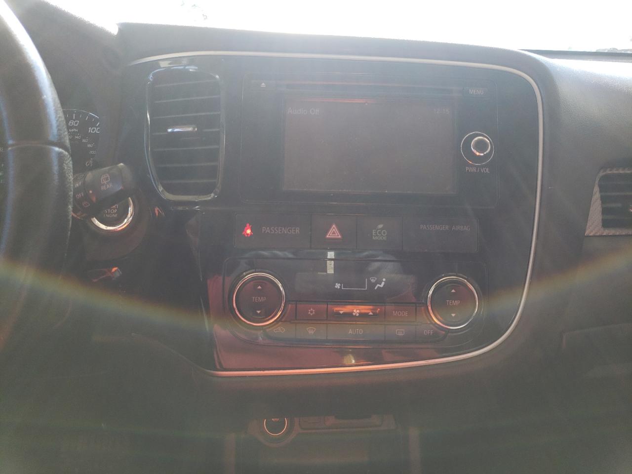 Photo 9 from auction – 2015 MITSUBISHI OUTLANDER with VIN JA4AD3A36FZ003292
