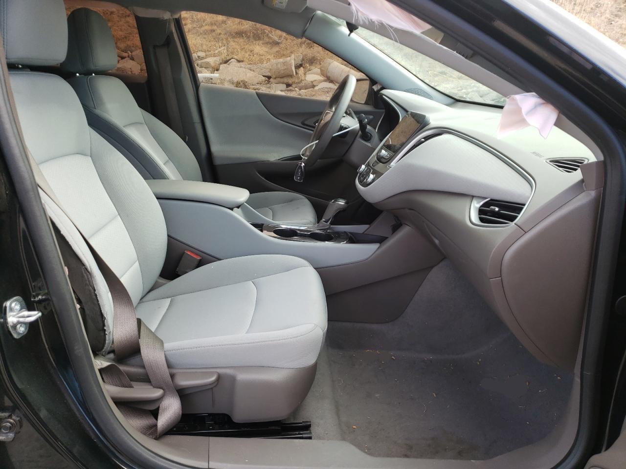 Photo 5 from auction – 2019 CHEVROLET MALIBU LS with VIN 1G1ZB5ST8KF217780